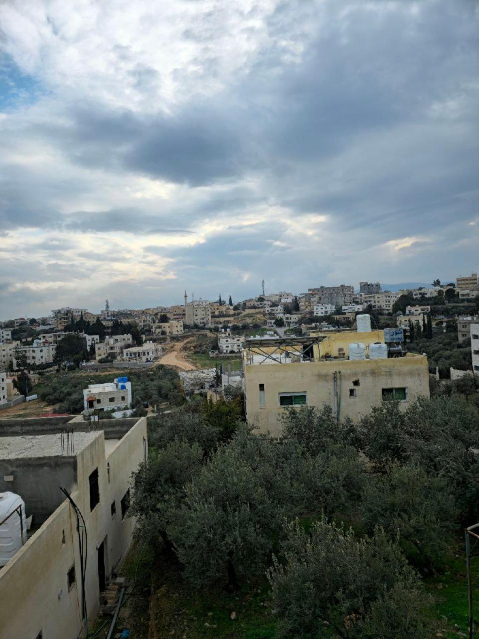 Furnished Apartment For Rent In Jarash شقة مفروشة للإيجار في جرش Exteriör bild